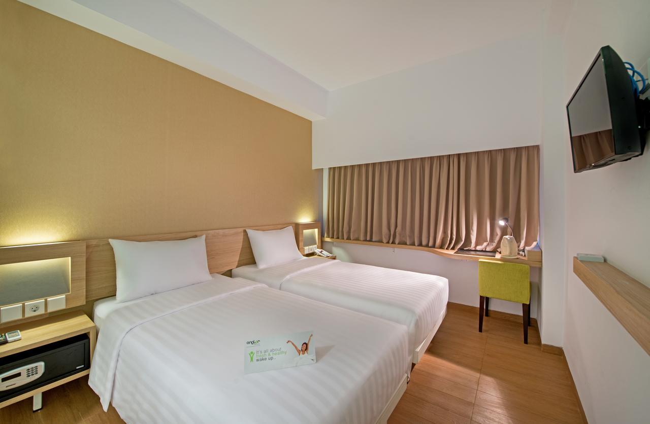 Whiz Prime Hotel Megamas Manado Eksteriør billede