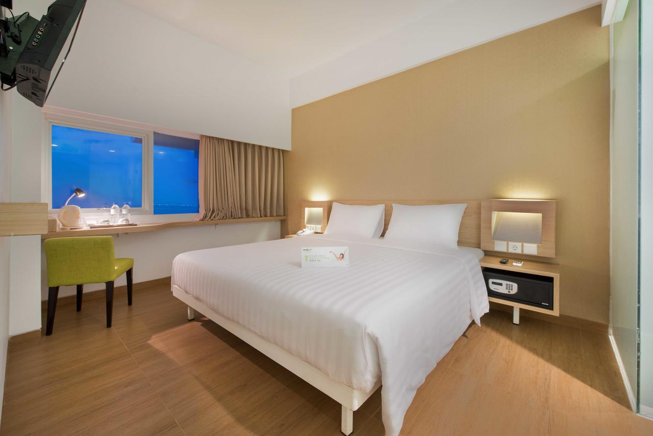 Whiz Prime Hotel Megamas Manado Eksteriør billede