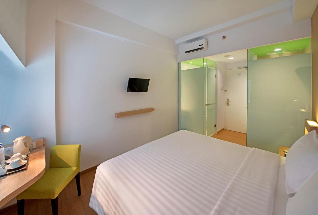 Whiz Prime Hotel Megamas Manado Eksteriør billede